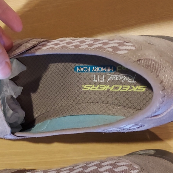 NWOT Women's Sketchers Relaxed Fit Air Cooled Memory Foam Sneakers Size 7.5 - Picture 6 of 7